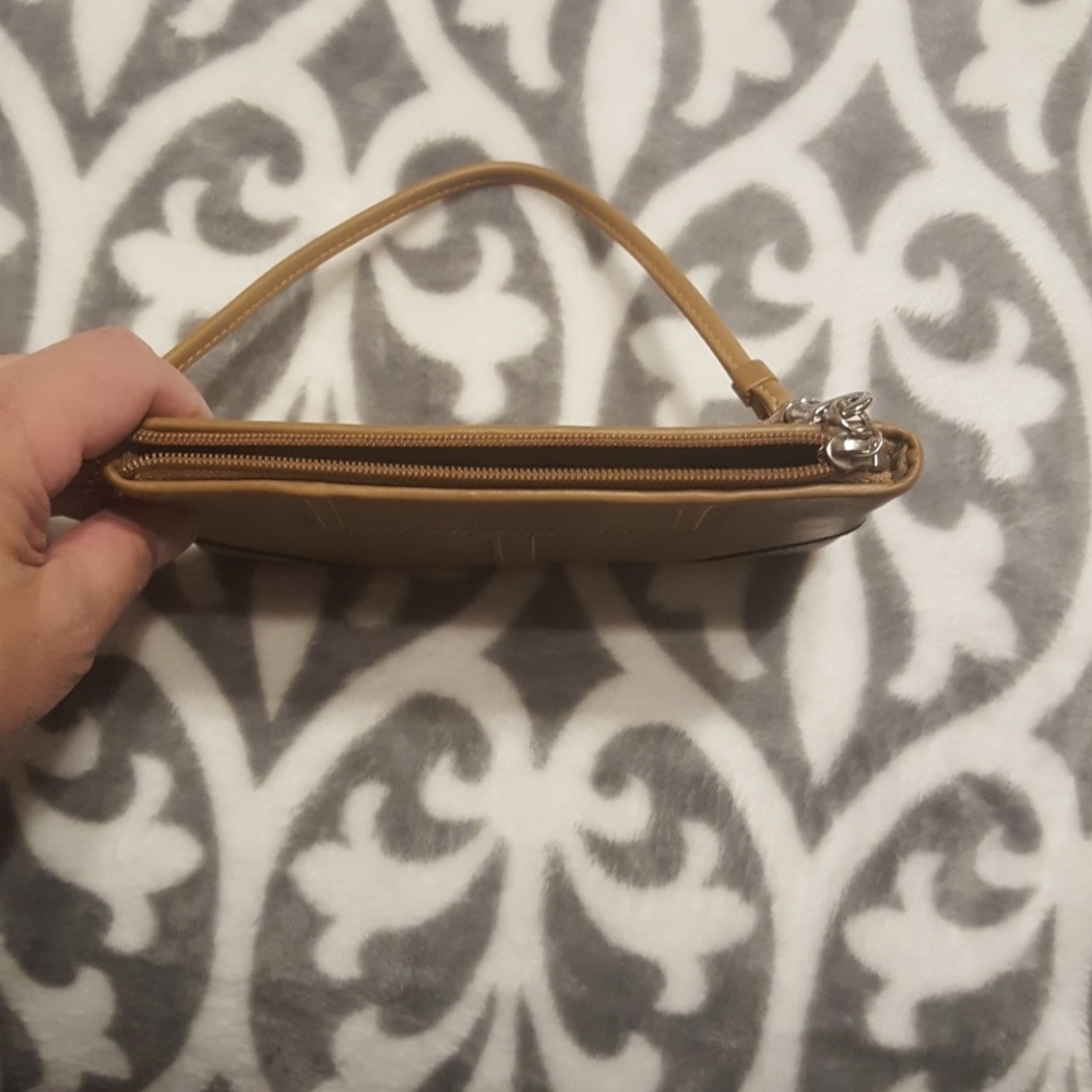 Authentic Coach wristlet - Picture 4 of 7